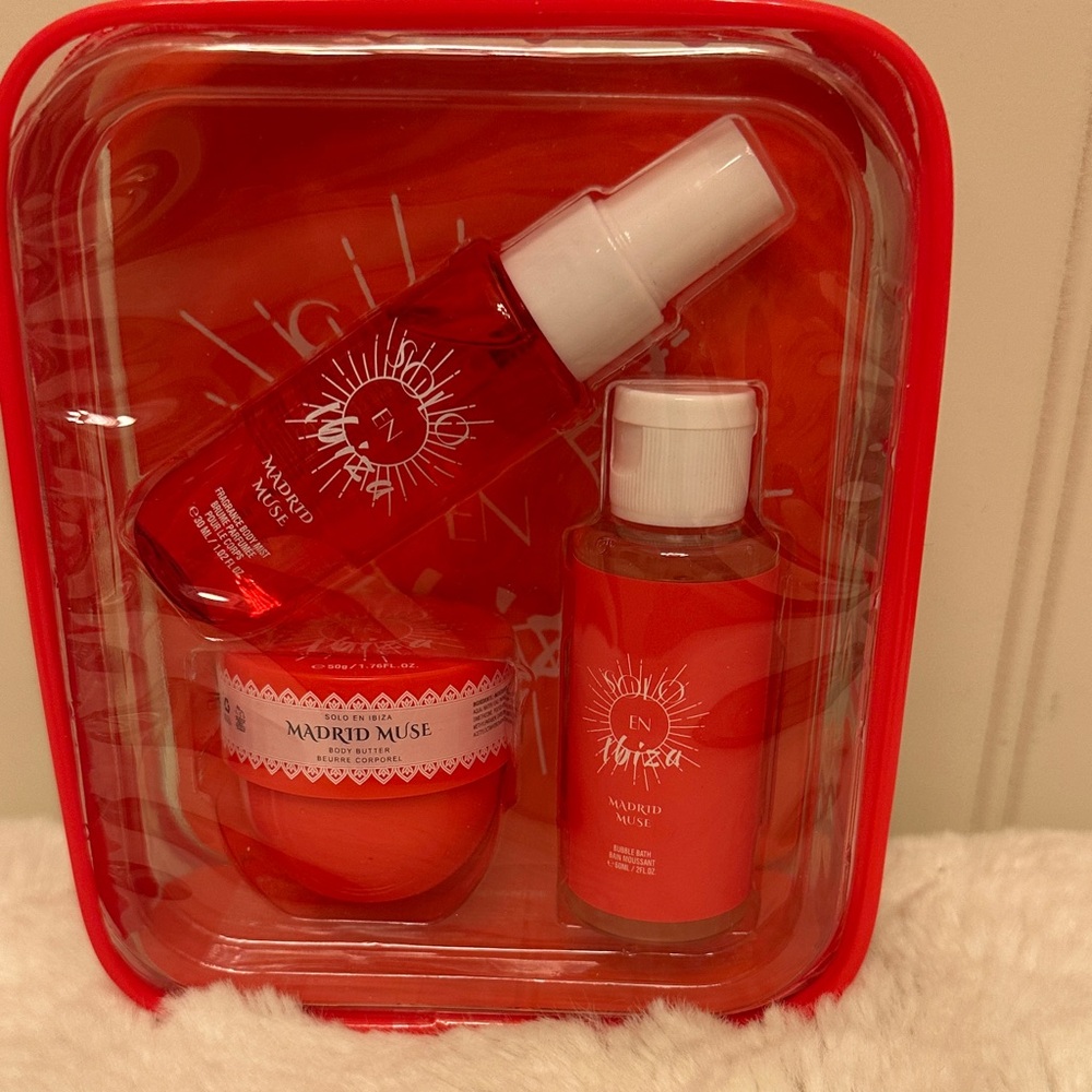 Solo Madrid Muse Bath & Body Set — Red Gift Trio